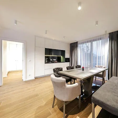 Sleeps 6 With Pool Air Con And Wifi Vila