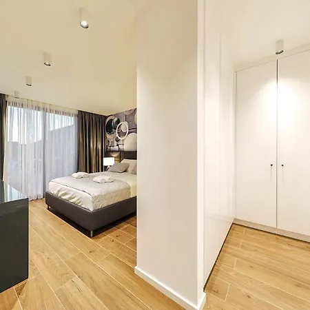 Sleeps 6 With Pool Air Con And Wifi Vila